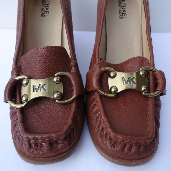 SIZE 10. Michael Michael Kors leather wedge shoes. - Picture 5 of 8